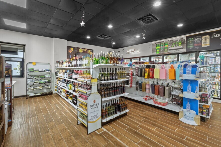 More Photos Of 3800 Ryan St, Lake Charles Storefront For Sale