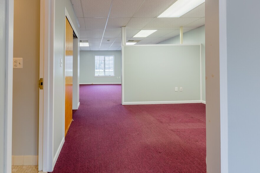 More Photos Of 1590-1610 Union Valley Rd, West Milford Freestanding For Lease