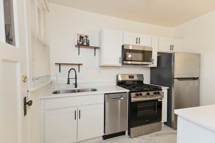 More Photos Of 2821 Monroe St, Madison Apartments For Sale
