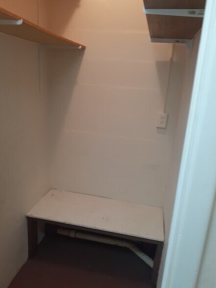 More Photos Of 7120-7190 Seminole Blvd, Seminole Office For Lease