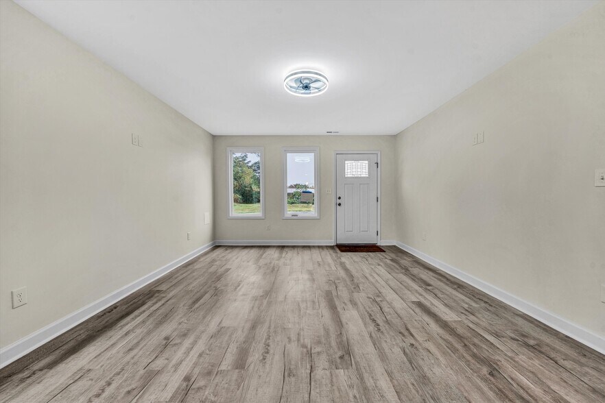 More Photos Of 130-140 W Calhoun St, Salem Apartments For Sale