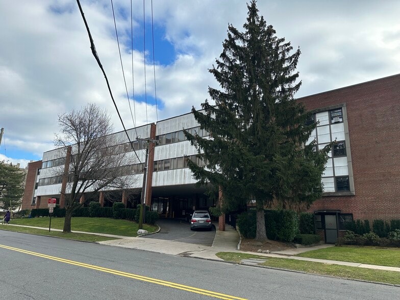 More Photos Of 140 Lockwood Ave, New Rochelle Medical For Lease