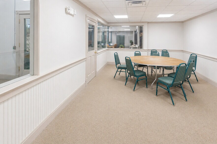 More Photos Of 491 Dutton St, Lowell Office For Sale