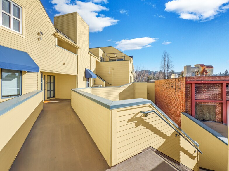 More Photos Of 2974-2980 College Ave, Berkeley Apartments For Sale