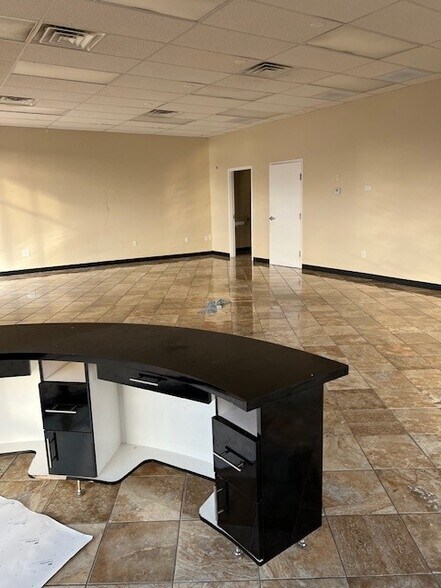 More Photos Of 1720 Kingsway Dr, Cape Girardeau Storefront Retail Office For Lease