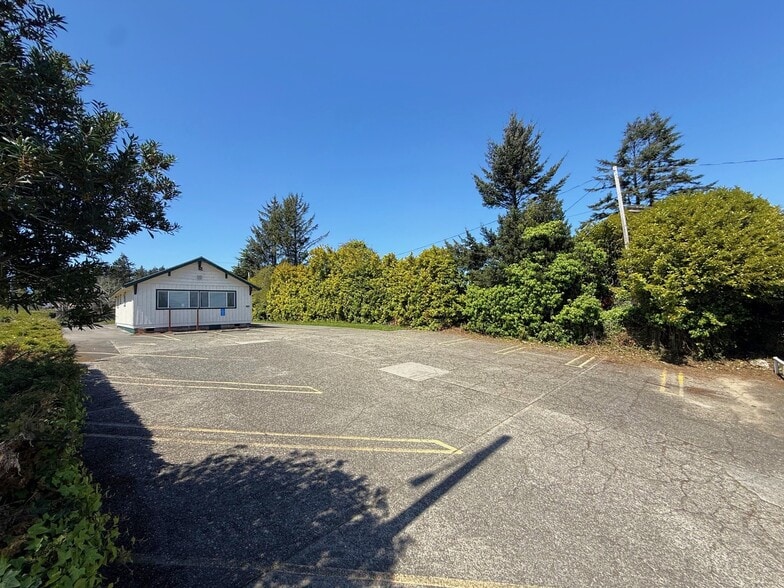 More Photos Of 2184 Broadway Ave, North Bend Office For Sale