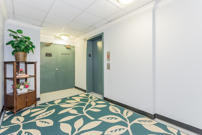 More Photos Of 2059 Huntington Ave, Alexandria Apartments For Lease