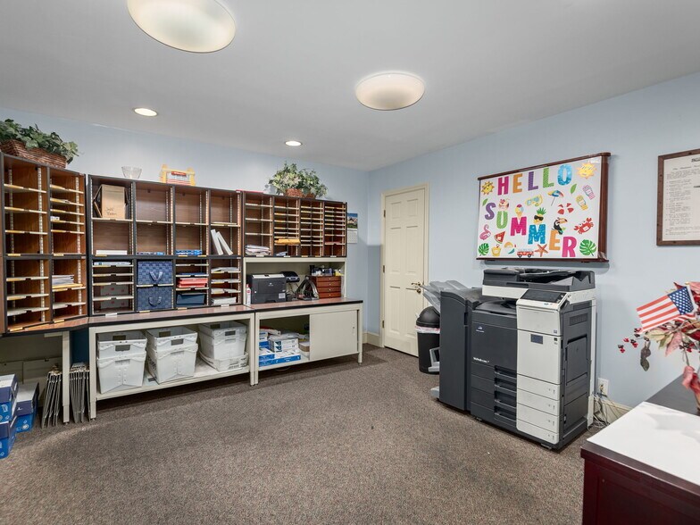 More Photos Of 337 N Main St, Hendersonville Office For Sale