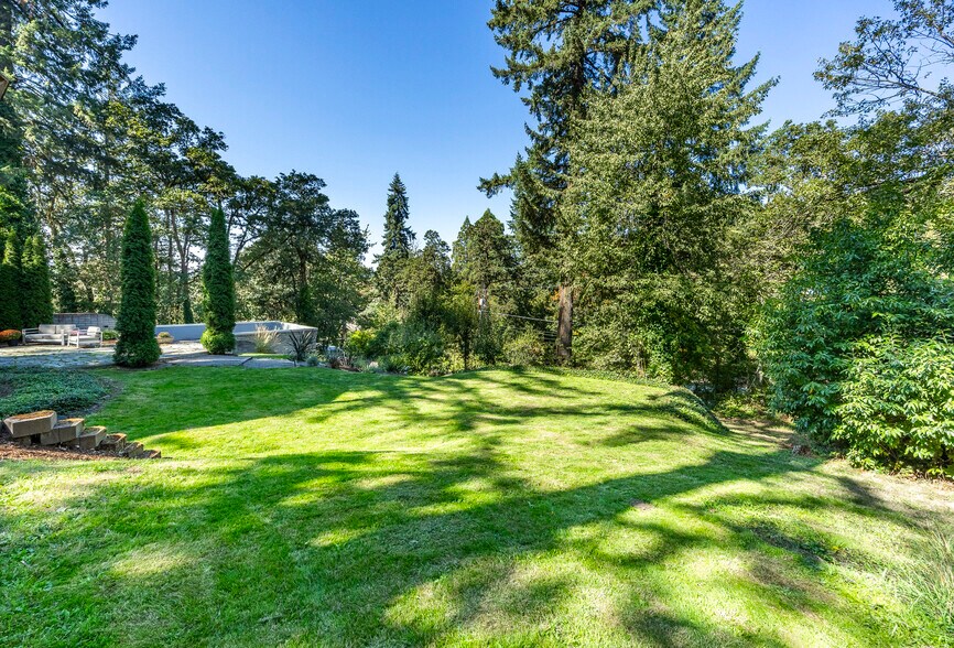 More Photos Of 1820 E 28th Ave, Eugene Multifamily For Sale