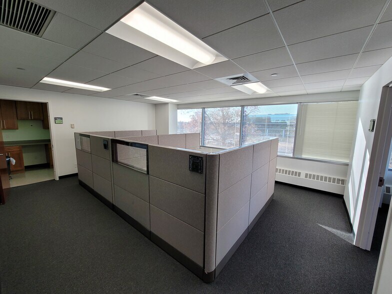 More Photos Of 135 Pinelawn Rd, Melville Office For Lease