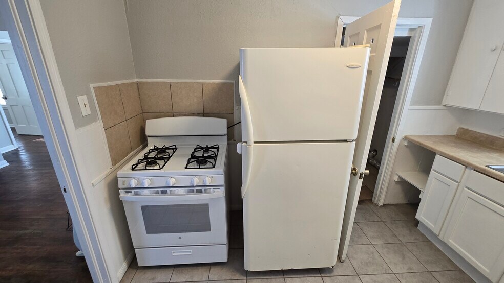 More Photos Of 323 Claremont Ave, San Antonio Multifamily For Sale