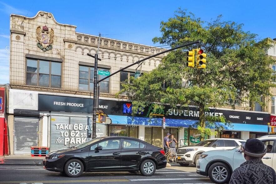 More Photos Of 67-05-67-09 Fresh Pond Rd, Ridgewood Bank For Lease