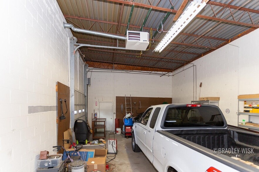 More Photos Of 581 Ottawa Ave, Holland Light Distribution For Sale