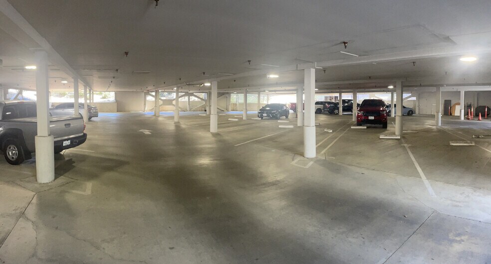 More Photos Of 2580 W Shaw Ln, Fresno Office Residential For Sale