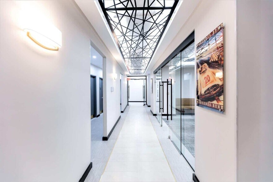 More Photos Of 515 Madison Ave, New York Coworking Space