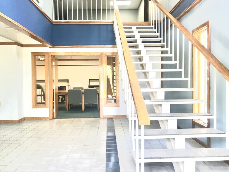 More Photos Of 10109 Giles Run Rd, Lorton Distribution For Lease