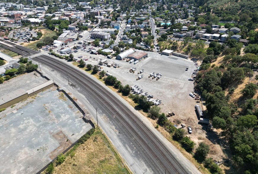 Primary Photo Of 211 Foster St, Martinez Warehouse For Lease
