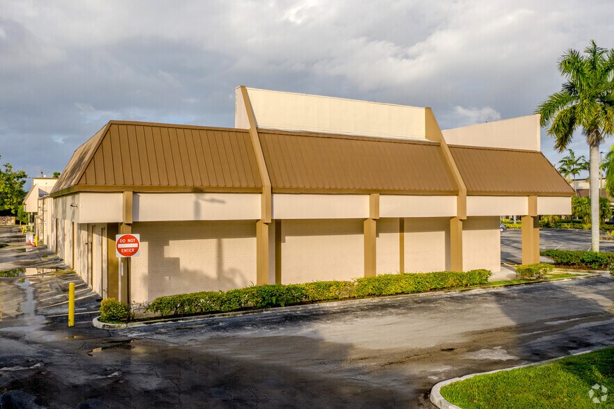 More Photos Of 2019-2097 N University Dr, Sunrise Unknown For Lease