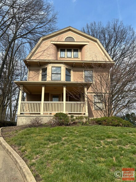 More Photos Of 631 W Exchange St, Akron Office For Sale