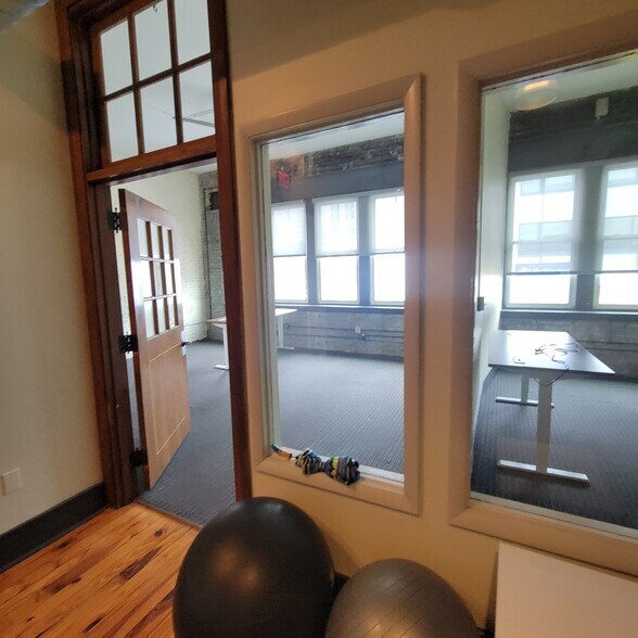 More Photos Of 285 Ellicott St, Buffalo Storefront Retail Office For Lease