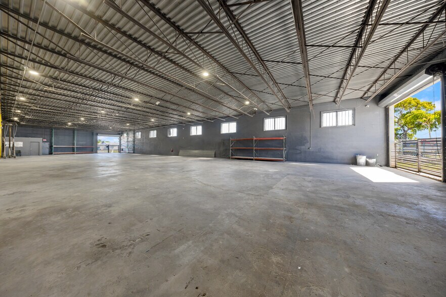More Photos Of 2450-2460 NW 151st St, Miami Warehouse For Lease