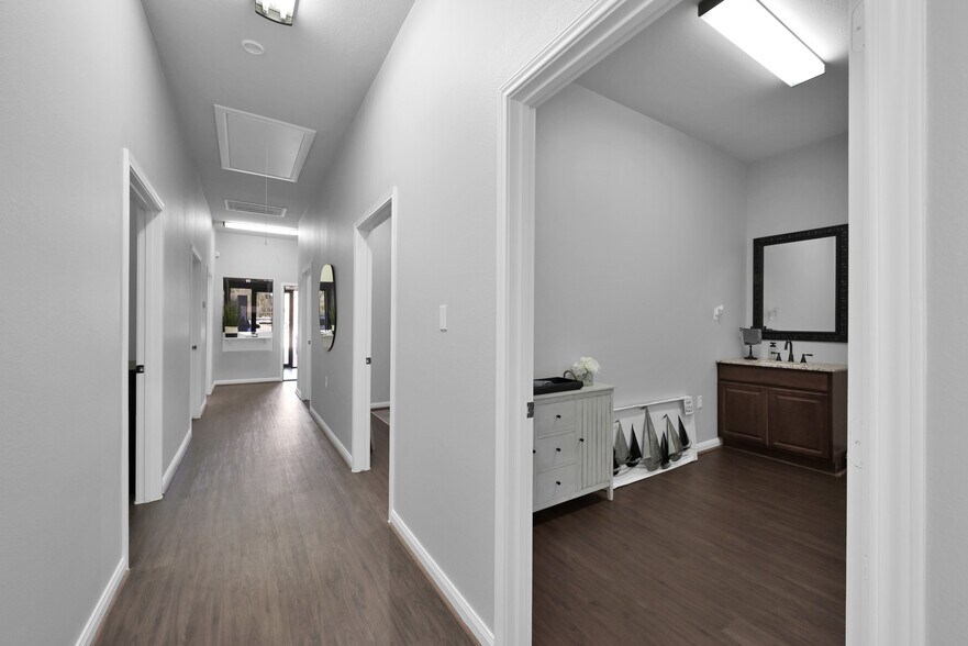 More Photos Of 15513 Capitol Hill Rd, Montgomery Service For Sale