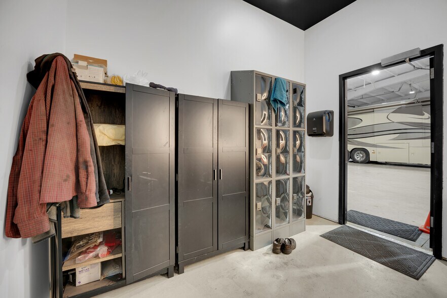 More Photos Of 22800 Highway H, Sedalia Manufacturing For Sale