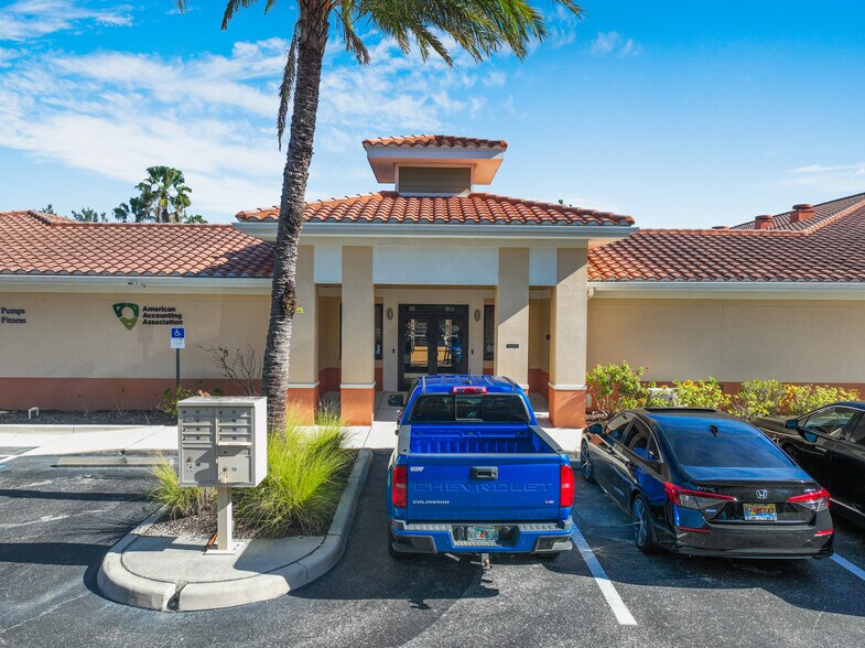 More Photos Of 9009 Town Center Pky, Bradenton Office For Sale