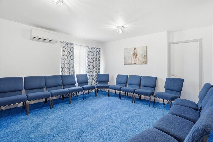 More Photos Of 8075 Lone Star Rd, Jacksonville Religious Facility For Sale