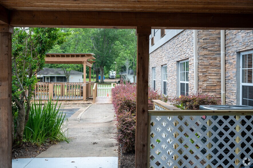 More Photos Of 3051 White Blvd, Pearl Hotel For Sale