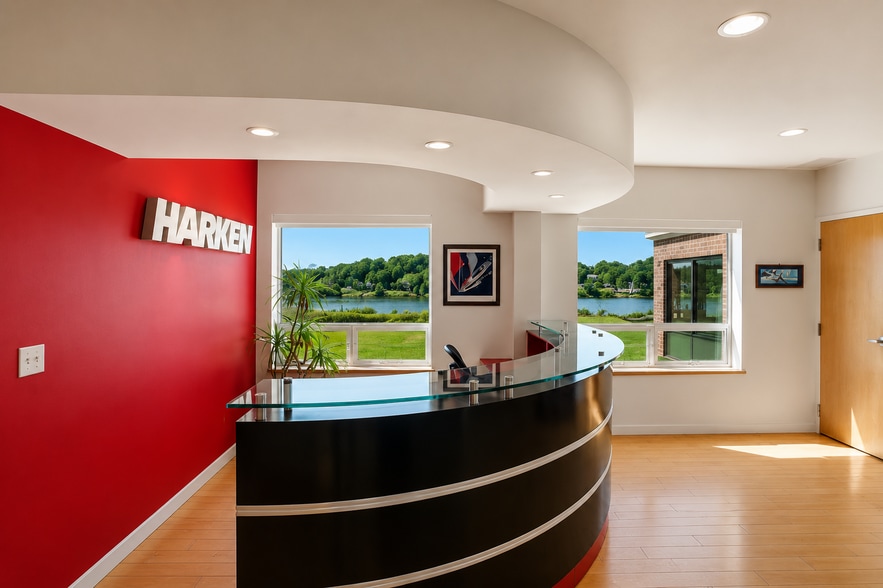 More Photos Of 19 John Clarke Rd, Middletown Office For Sale