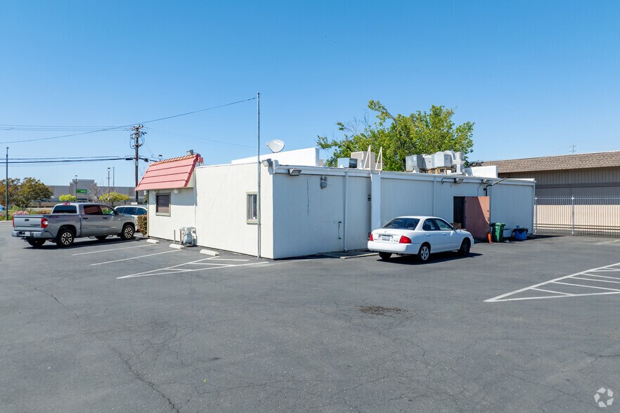 More Photos Of 7223 55th St, Sacramento Restaurant For Sale