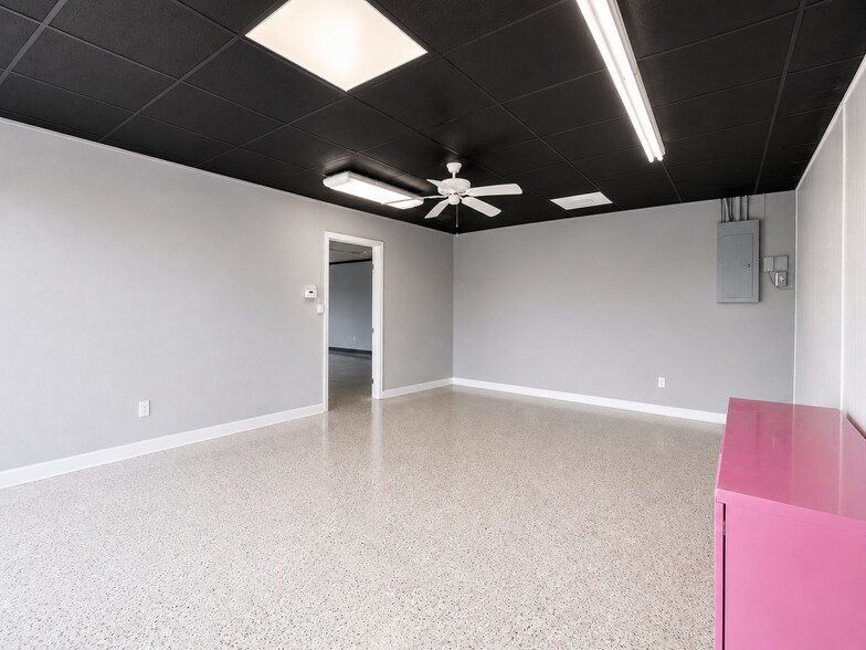 More Photos Of 4069-4129 SE Salerno Rd, Stuart General Retail For Lease