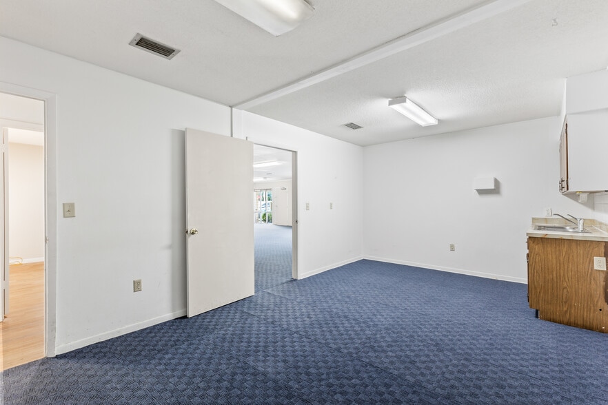 More Photos Of 260 S Marion Ave, Lake City Medical For Lease