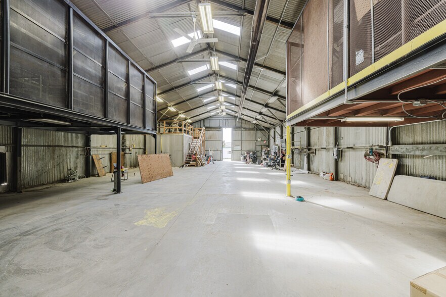 More Photos Of 824 Poplar St, Carlin Industrial For Sale