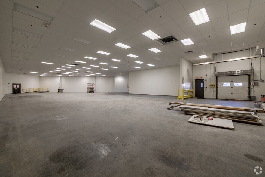 More Photos Of 108 Clematis Ave, Waltham Unknown For Lease