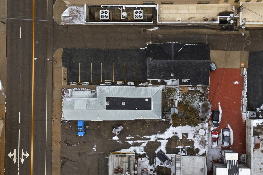 More Photos Of 20 N Mulberry St, Mansfield Office For Sale