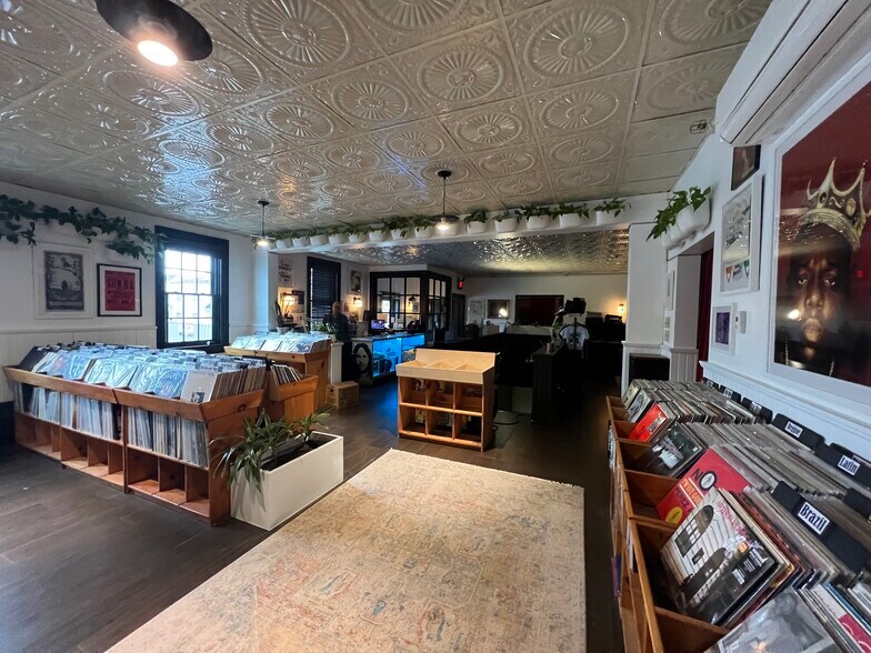 More Photos Of 28 Market St, Warren Theater Concert Hall For Sale