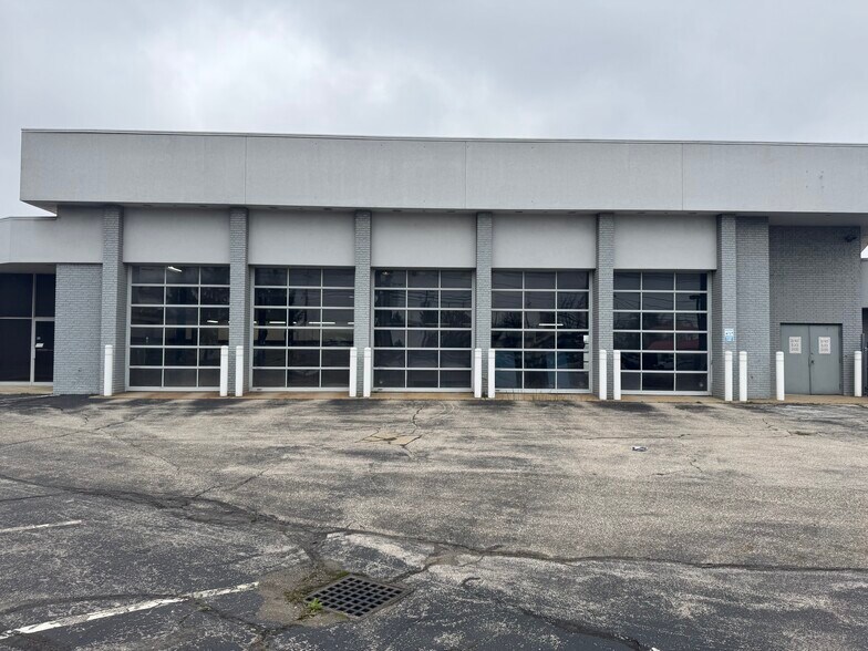 More Photos Of 11 Broadway Ave, Bedford Auto Dealership For Sale