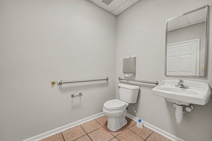 More Photos Of 6900 Houston Rd, Florence Office For Lease