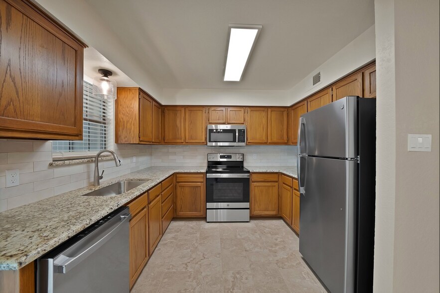 More Photos Of 2415 Sanguinet St, Fort Worth Apartments For Sale