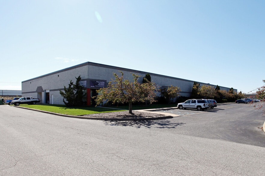 More Photos Of 12 McCullough Dr, New Castle Warehouse For Lease