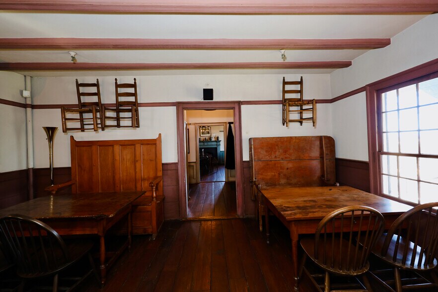 More Photos Of 683 Thomas Jefferson Pky, Charlottesville General Retail For Sale