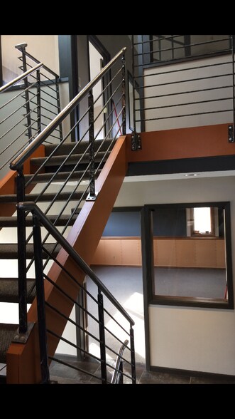 More Photos Of 1026-1028 E Riverside Blvd, Loves Park Office For Lease