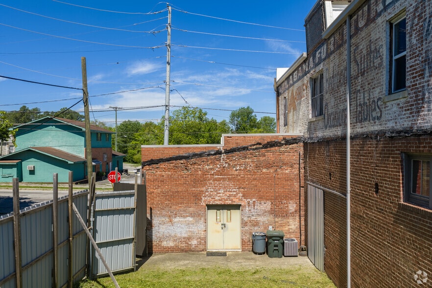 More Photos Of 2200 Glass St, Chattanooga Storefront Retail Residential For Sale