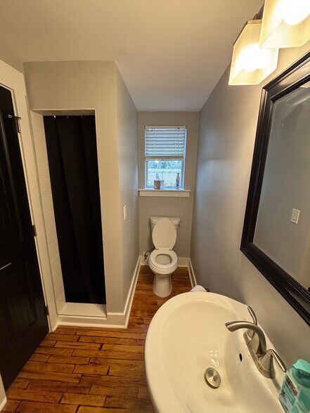 More Photos Of 11169 NW State Rd 20, Bristol Office For Sale