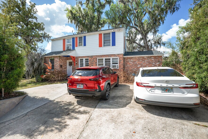 More Photos Of 949 SW 13th St, Gainesville Office Residential For Sale