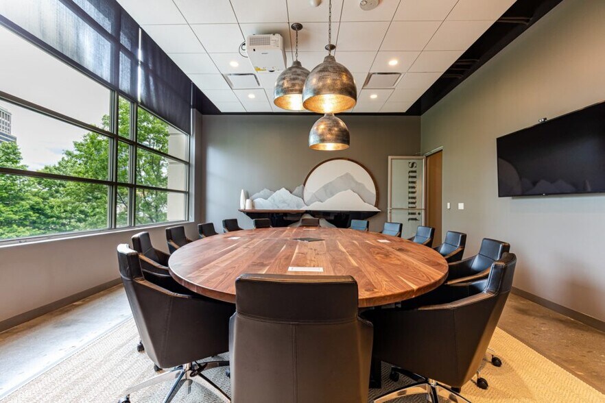 More Photos Of 3535 Peachtree Rd NE, Atlanta Coworking Space