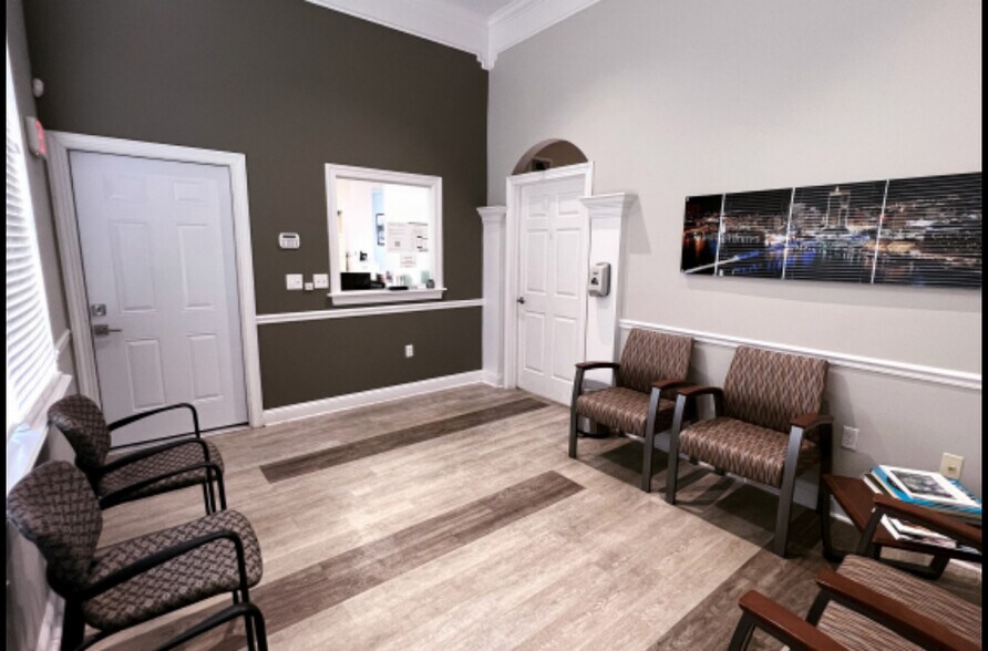 More Photos Of 6817 Southpoint Pky, Jacksonville Medical For Sale