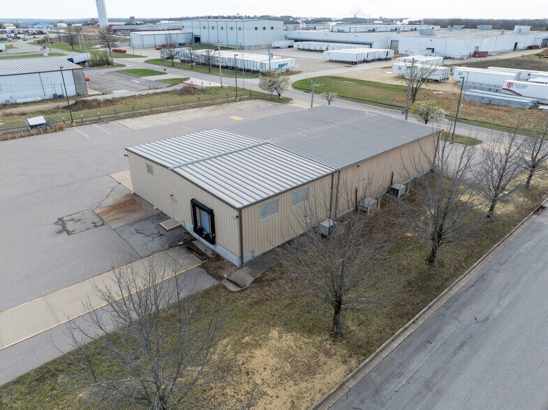 More Photos Of 3702 Hy Point Blvd, Rolla Industrial For Sale
